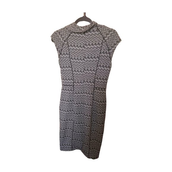 White House Black Market Chevron Sleeveless Fit & Flare Dress – Size 6 - Picture 6 of 10